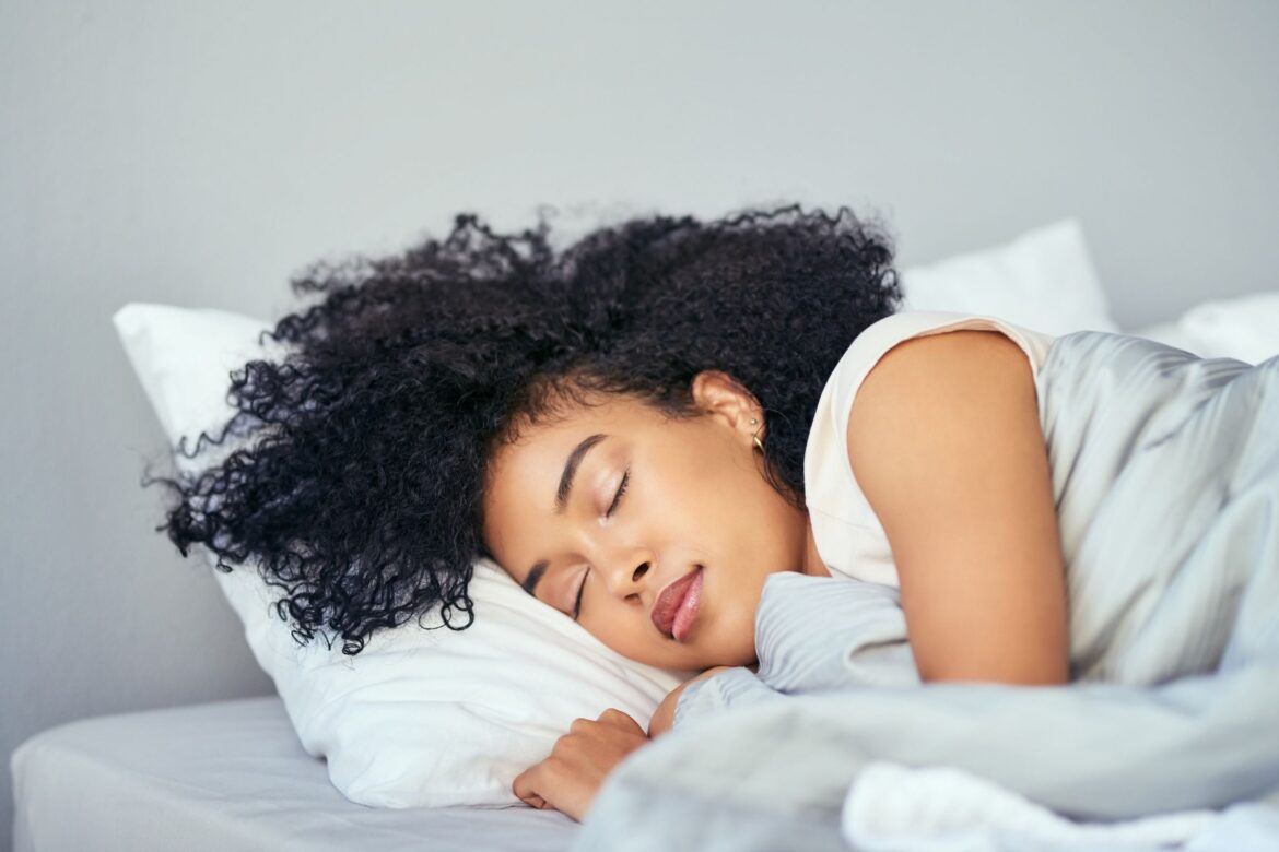 Unlock Your Best Skin Yet: The Importance of Hydration in Your Nightly Routine, Backed by Experts
